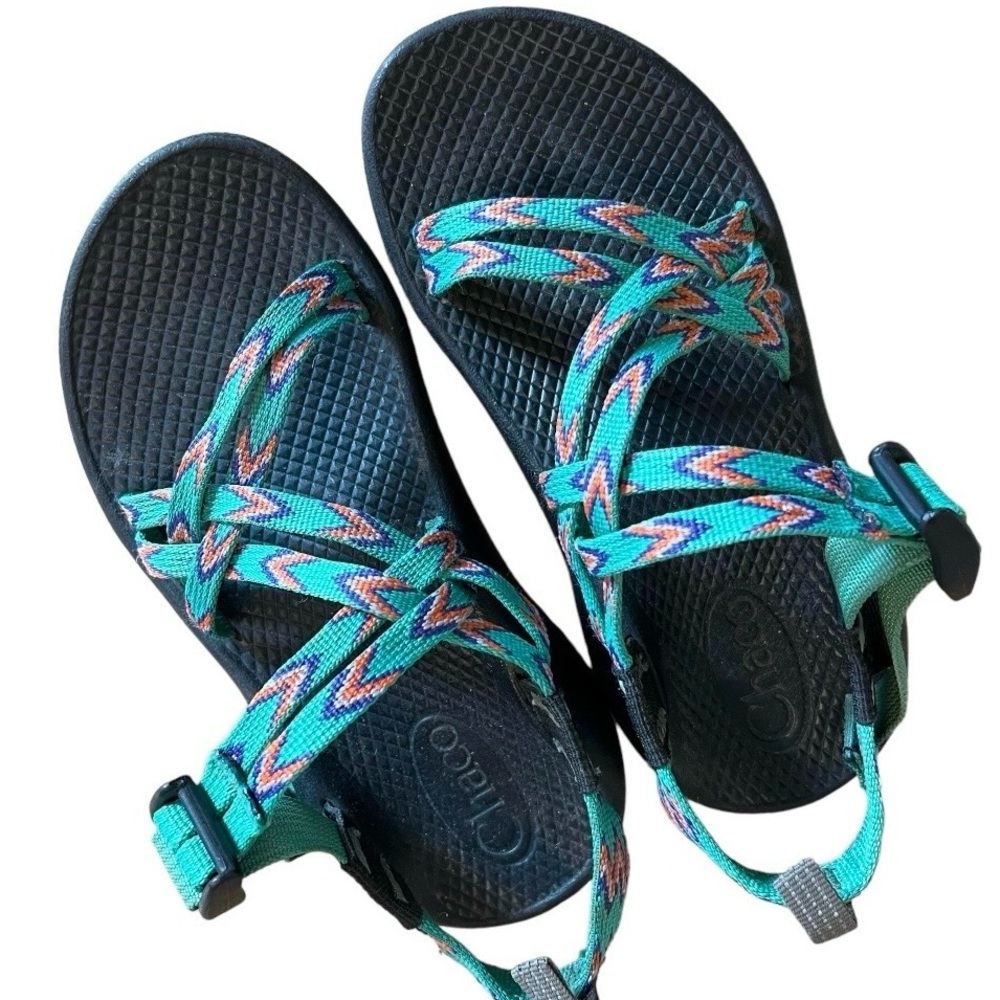 Chaco ZX1 strapping turquoise zig zag pattern size 2 ecotread sandals